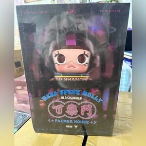 Mega Space Molly 400% Old Shanghai Palmer House